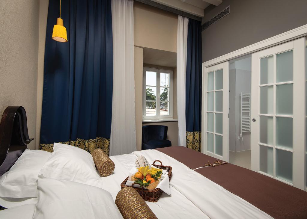 XII Century Heritage Hotel Trogir Luaran gambar